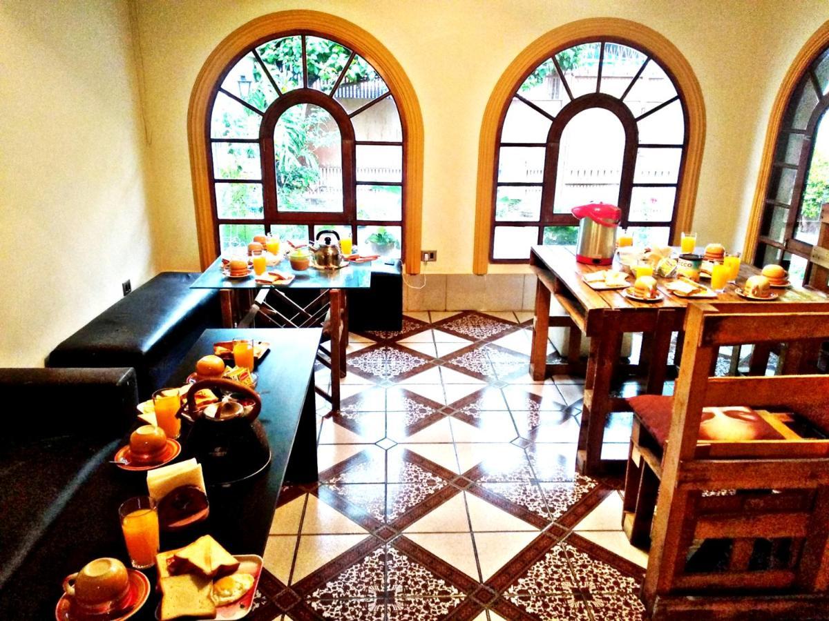 Bed and Breakfast Residencial Moroni - Alojamiento En Cochabamba Exteriér fotografie
