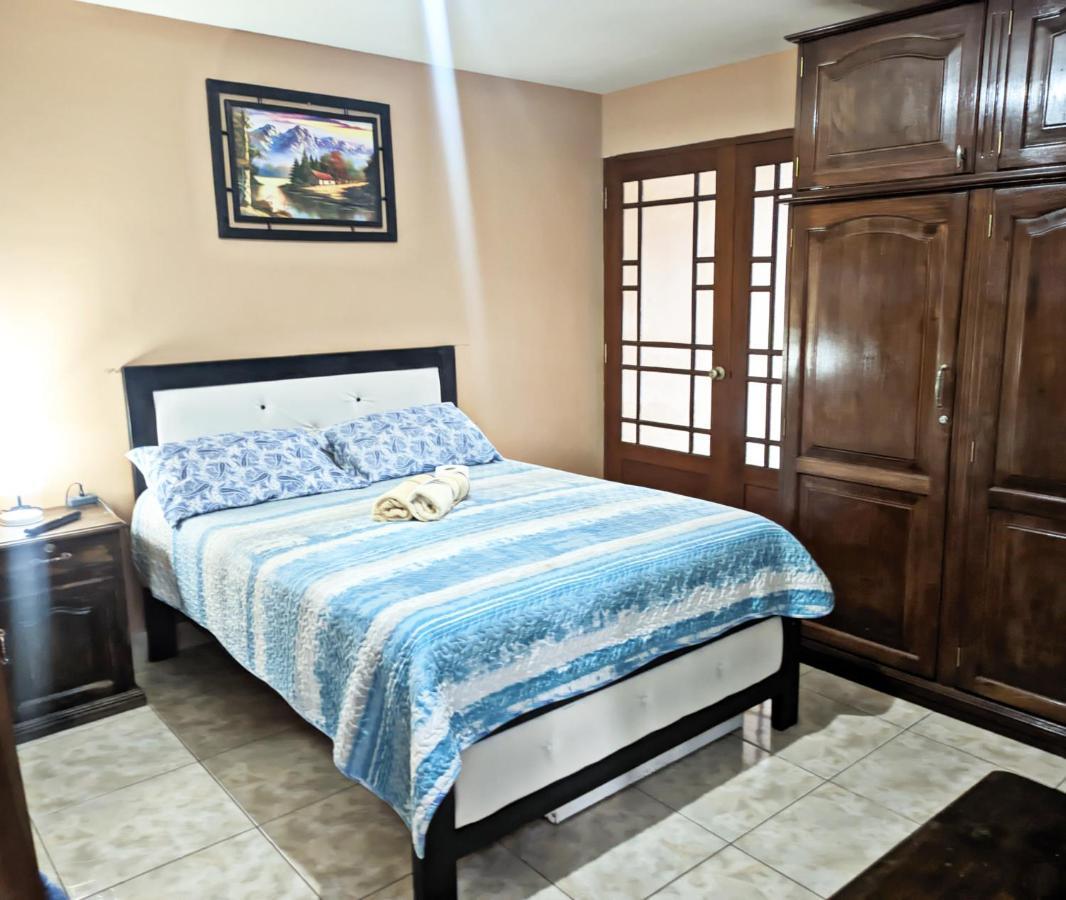 Bed and Breakfast Residencial Moroni - Alojamiento En Cochabamba Exteriér fotografie