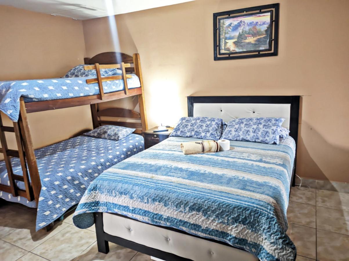 Bed and Breakfast Residencial Moroni - Alojamiento En Cochabamba Exteriér fotografie
